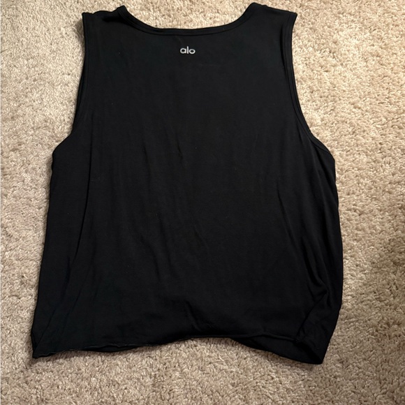 Worn Twice: Alo Cover Tank (L) - Picture 3 of 4